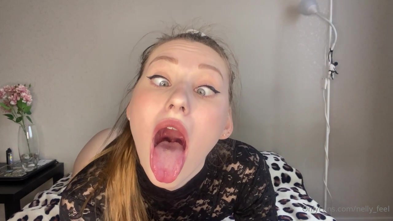 Young Giantess Vore - video 2