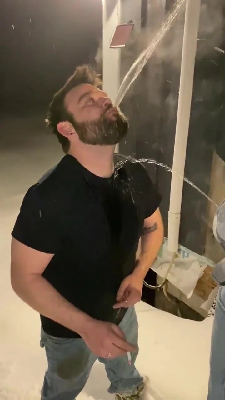 Hot super hot (no sex): Piss pig gets steamy… ThisVid.com