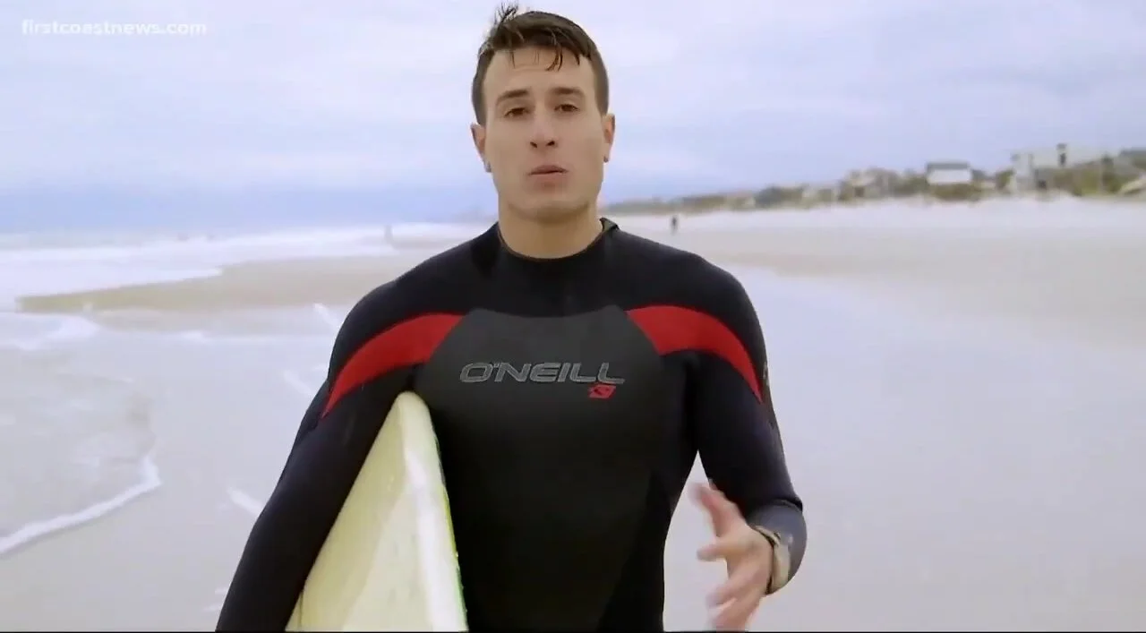 Gay Wetsuit Porn - Hot Guy in Wetsuit - ThisVid.com