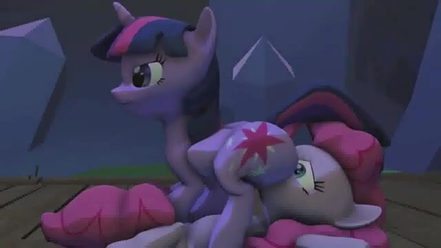Twilight Farts On Pinkie Pie