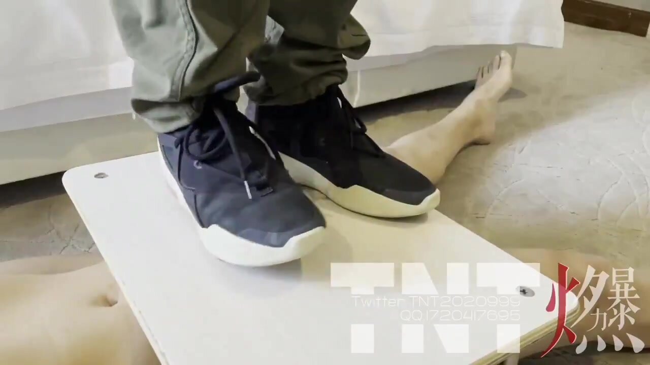 male dress shoes sneakers trample - video 23