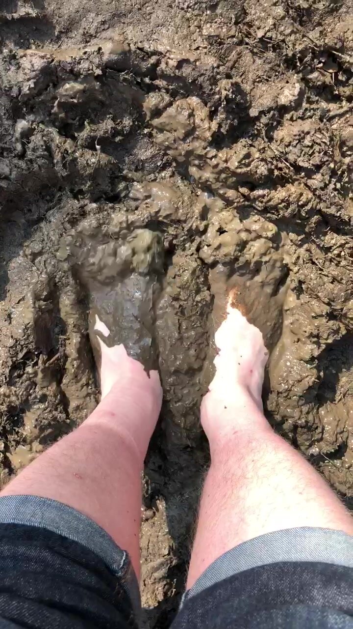 Muddy feet - video 3
