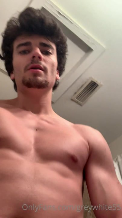 Gr€y has a quickie in the bathroom