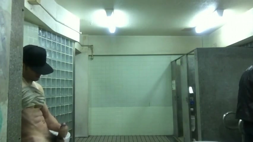 Muscle asian jerking off almost caught by the police