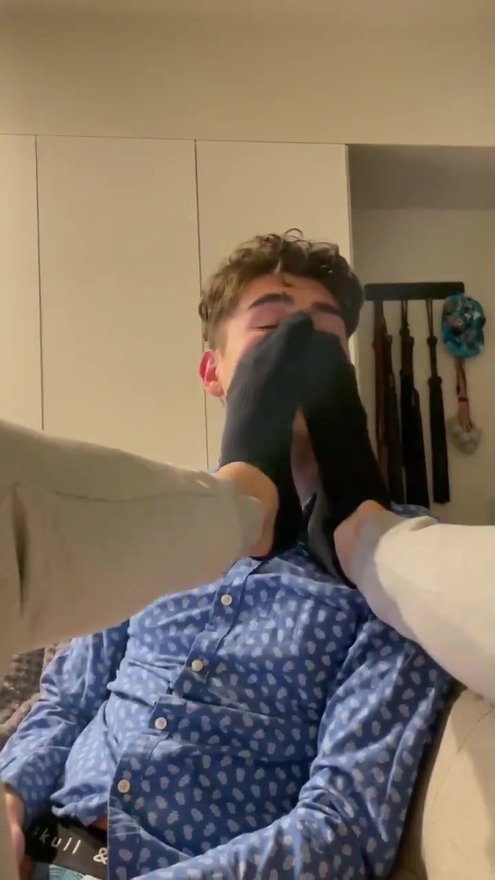 Sock sniffing - video 3