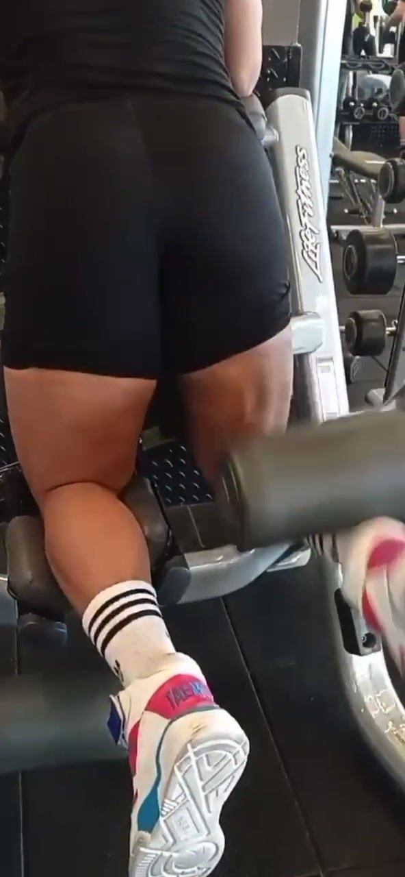 Turkish gogoboy at gym p1