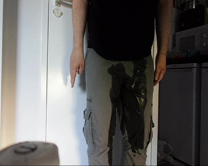 wet my grey pants