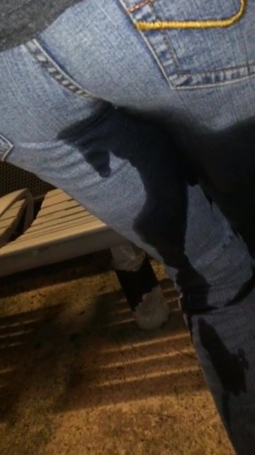 Night Outdoor Desperate Jeans Wetting