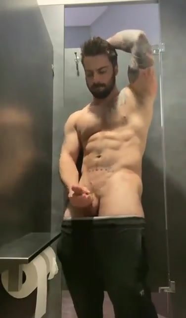 Married tatted dad jerks off and cums in bathroom stall