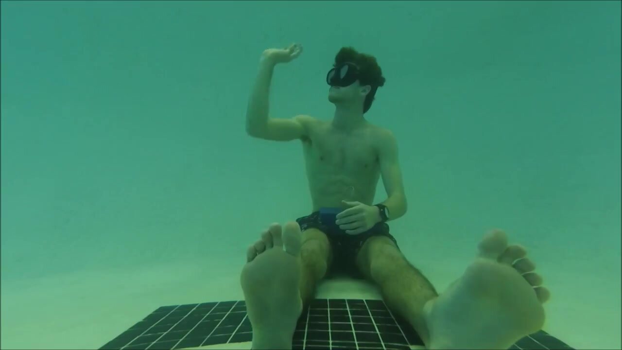 Underwater barefeet breathold training