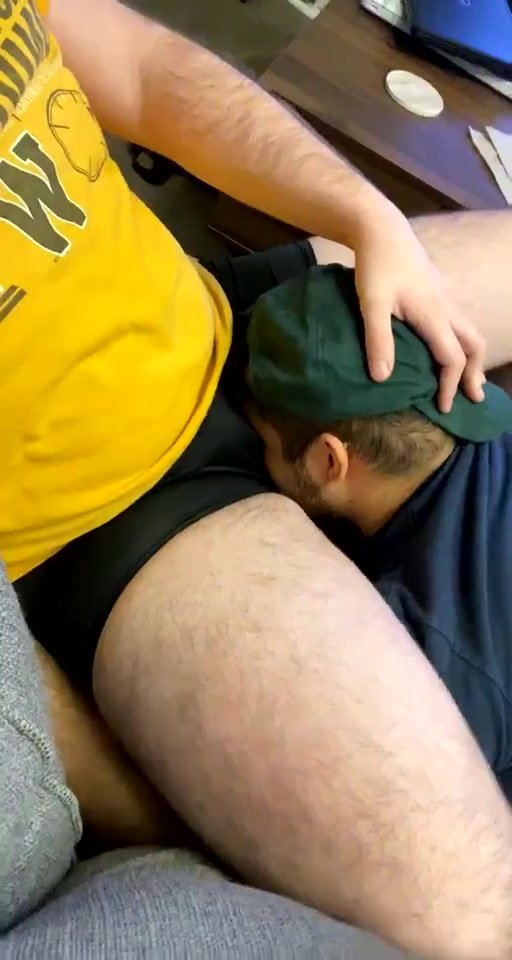 Squeeze my head between those thighs