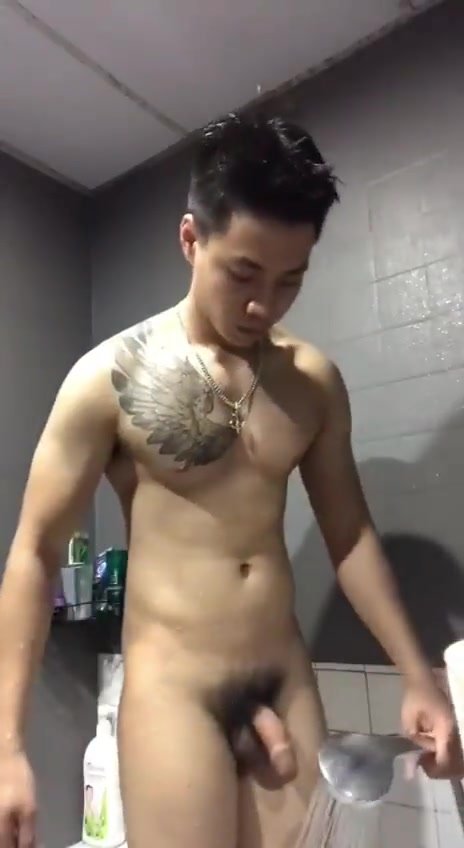 Asian gay Vietnam suck his cock and bath
