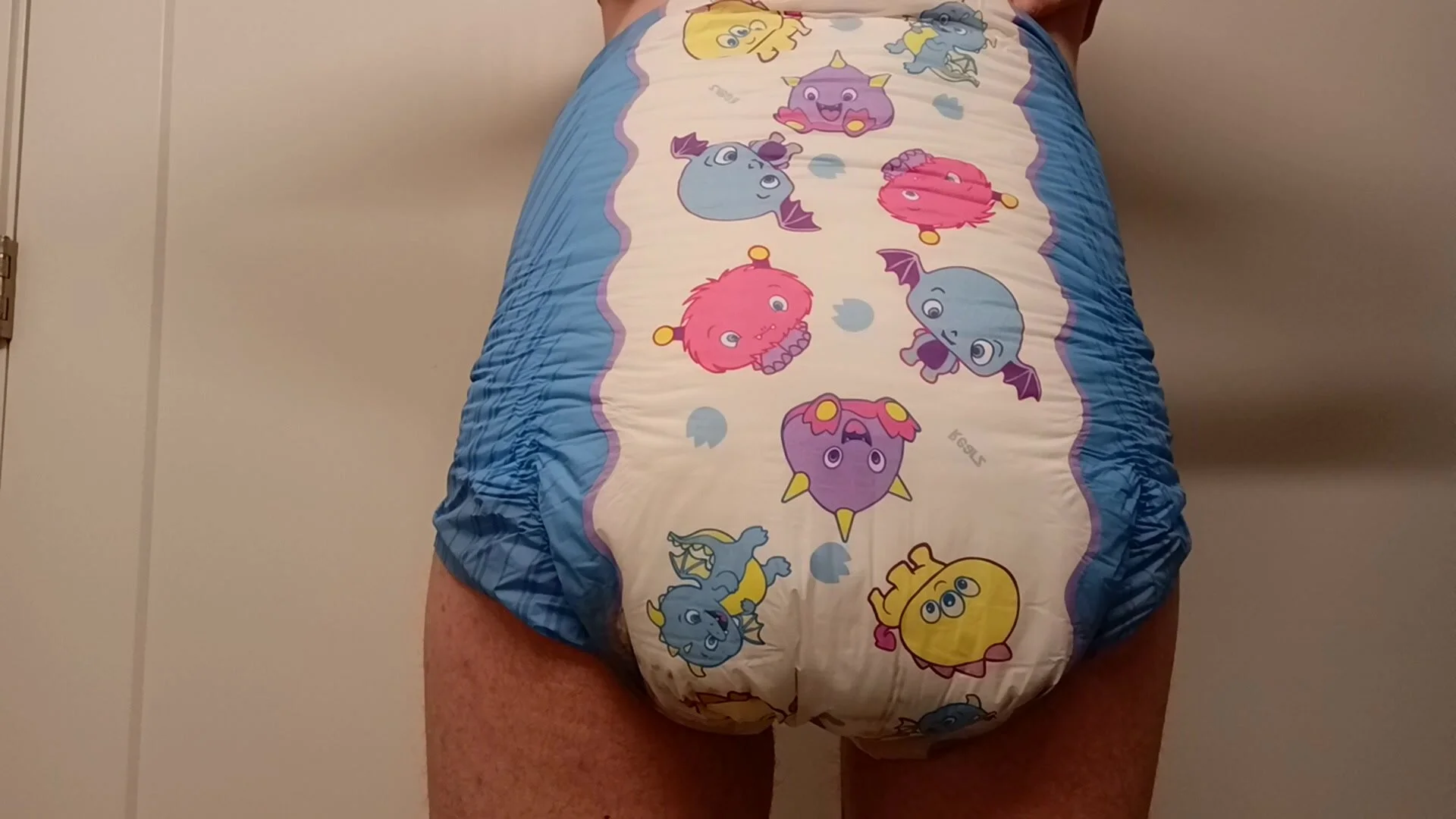 Explosive shit and huge piss in diaper - ThisVid.com