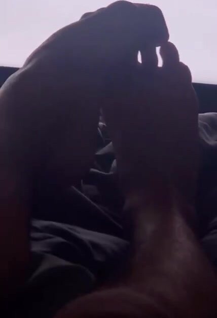 Twinks Big Sexy Feet In Bed