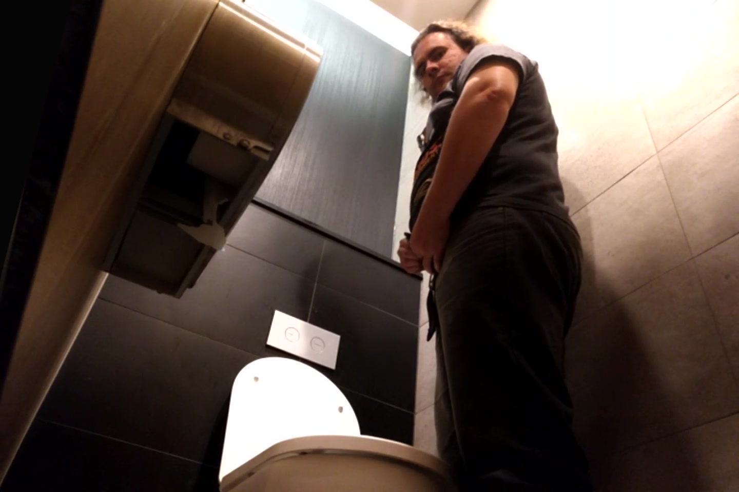 toilet hs 58- Piss spy