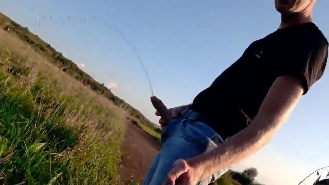 Love the way he shakes that fat cock