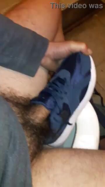 Jerking in shoes