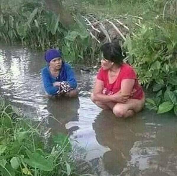 Indonesian pissing canal