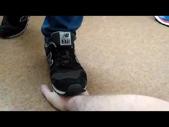 Trampling hand with nike airmax and new balance - ThisVid.com