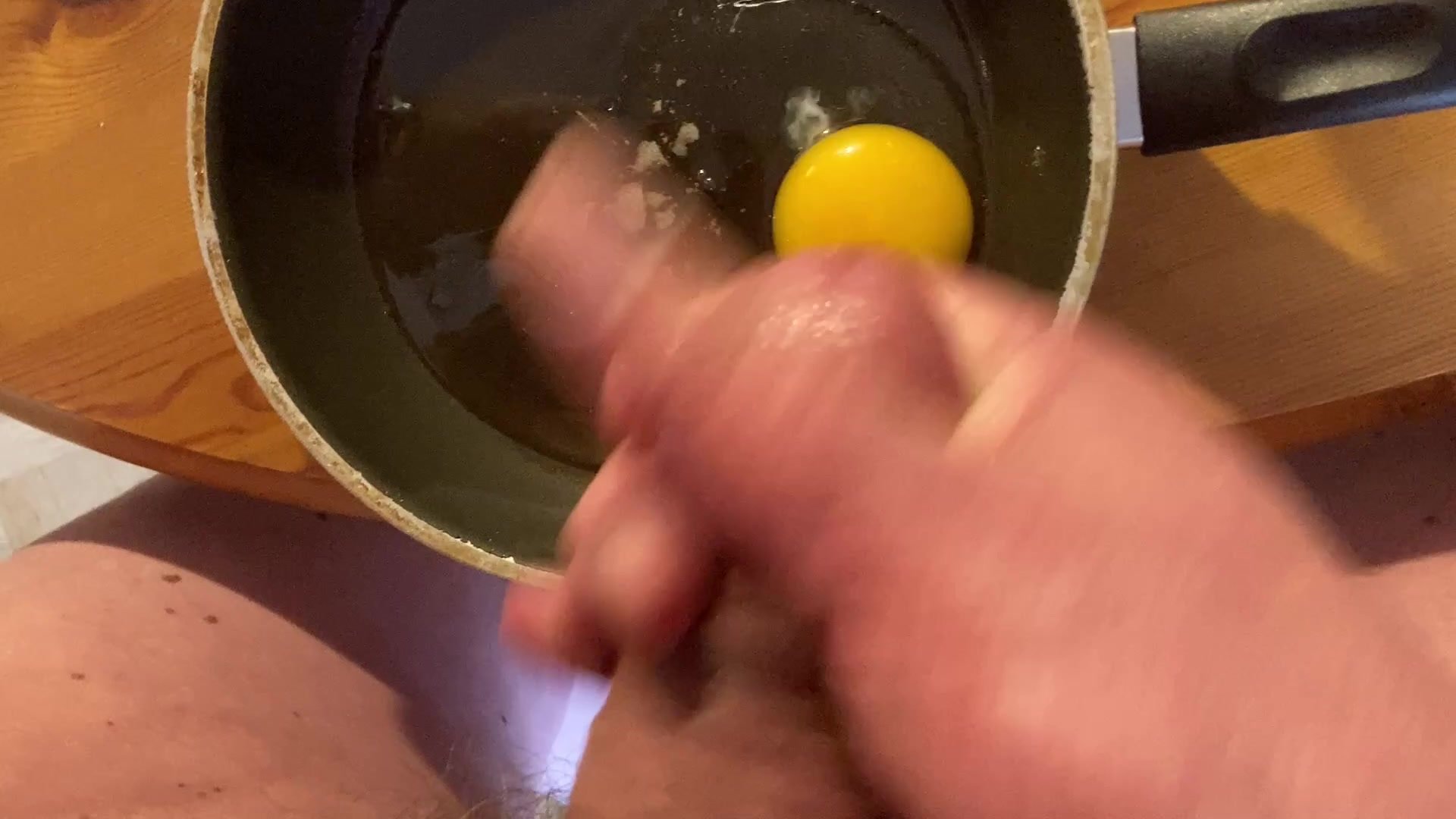 Boy cum on my egg watching pee pussy
