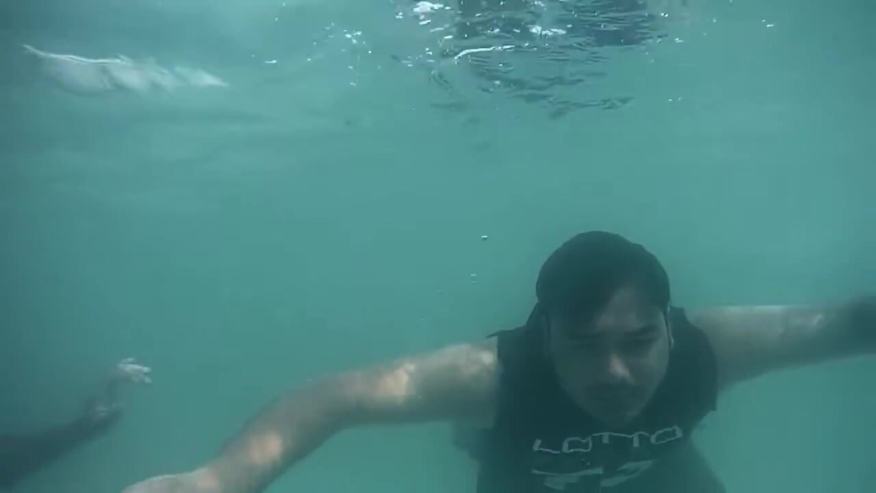 Underwater barefaced mannequins failed attempt