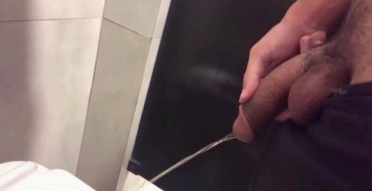 Pal peeing perfectly