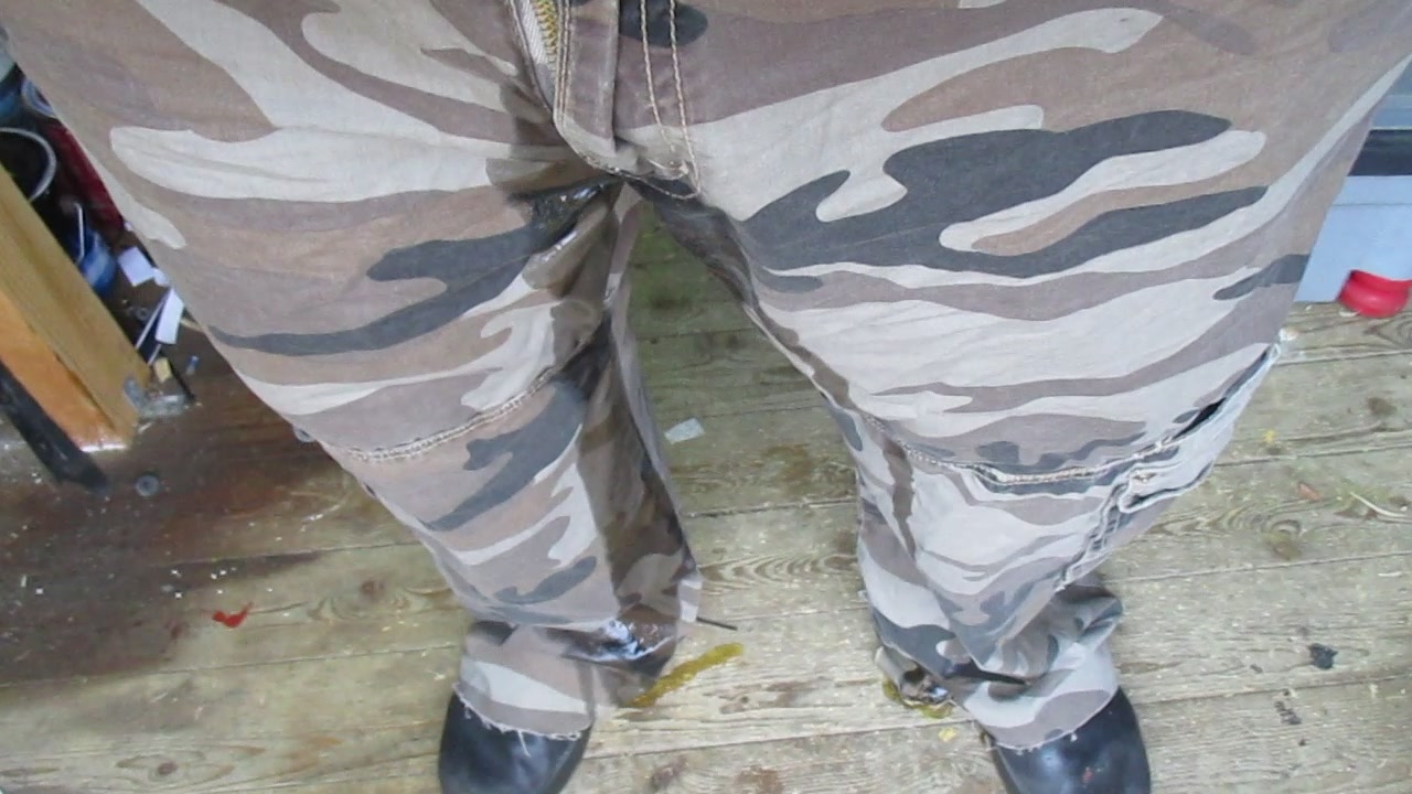 Morning piss in camo- pants