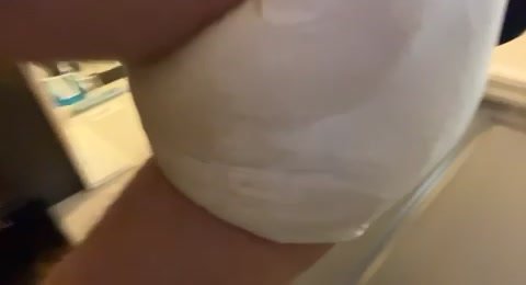 Wet and messy diaper check