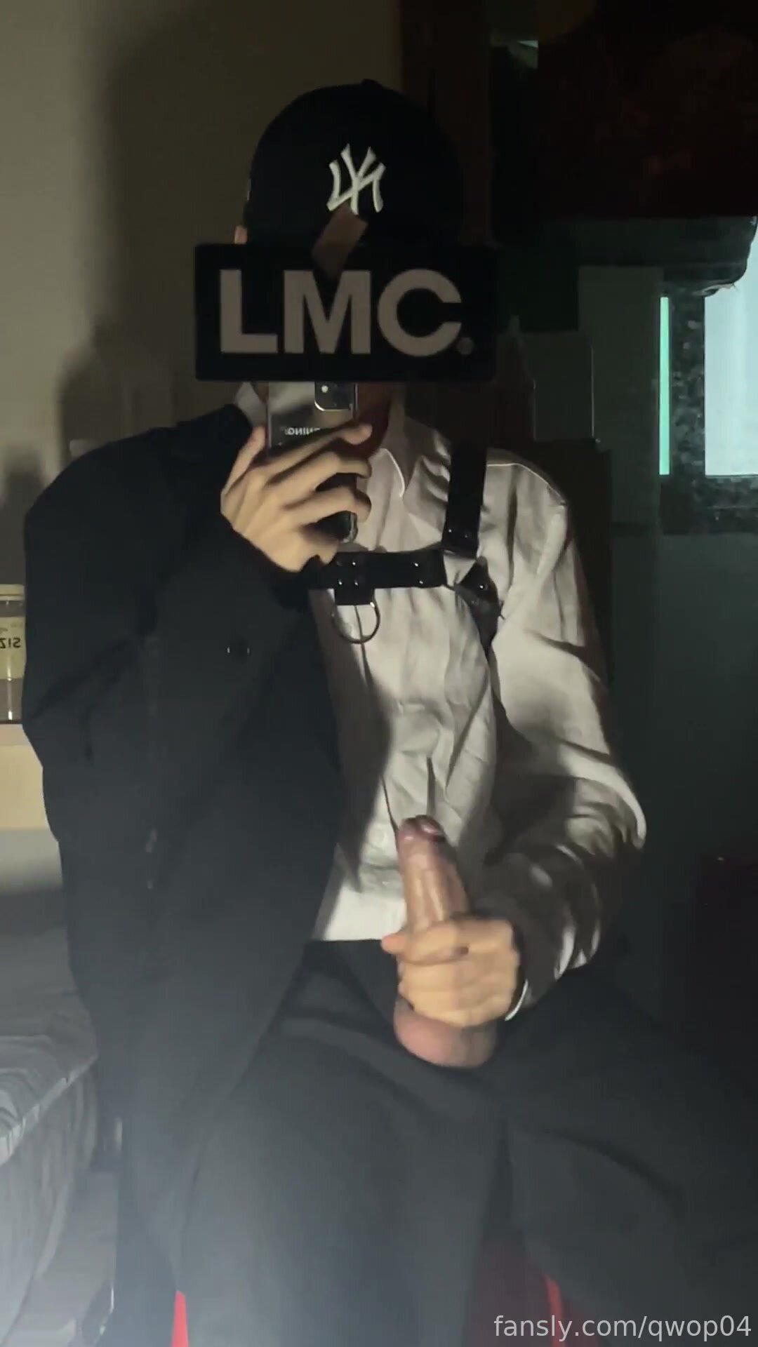 Hung korean in suit - ThisVid.com
