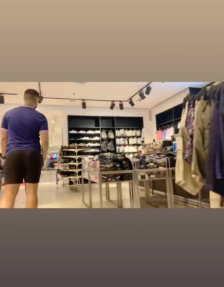 Following that Ass while shopping