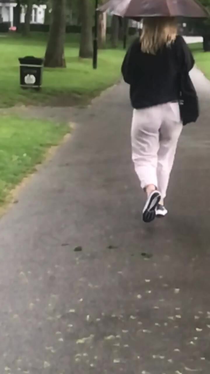BLONDE PAWG IN THE RAIN