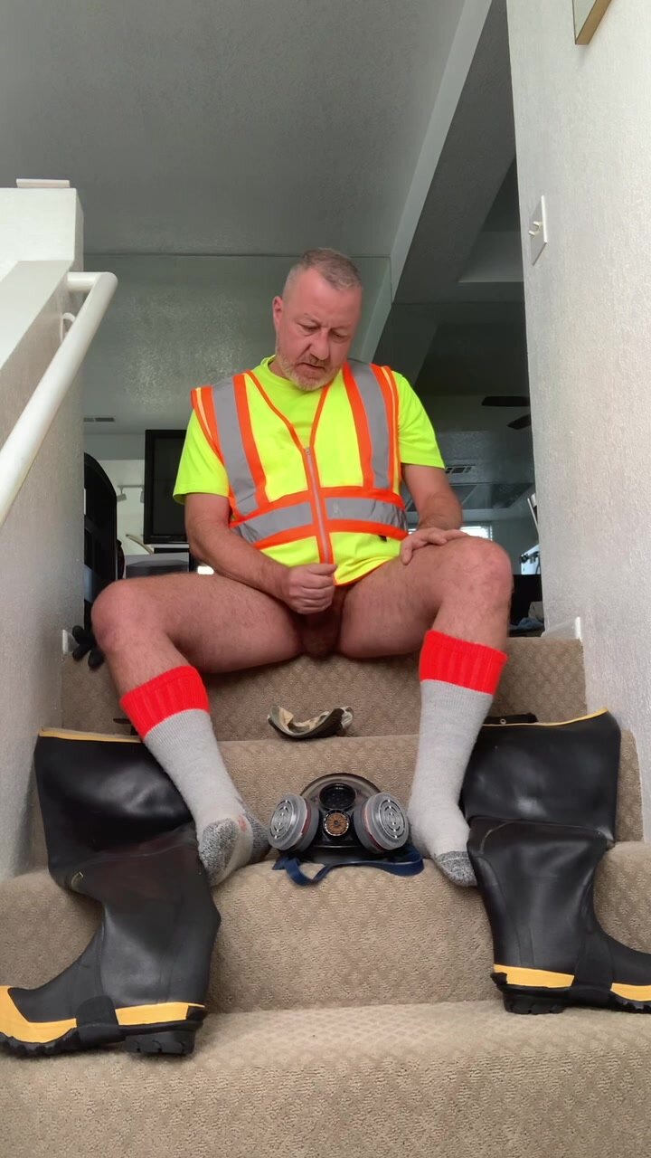 Construction Daddy Gets Off in Waders and His Respirato