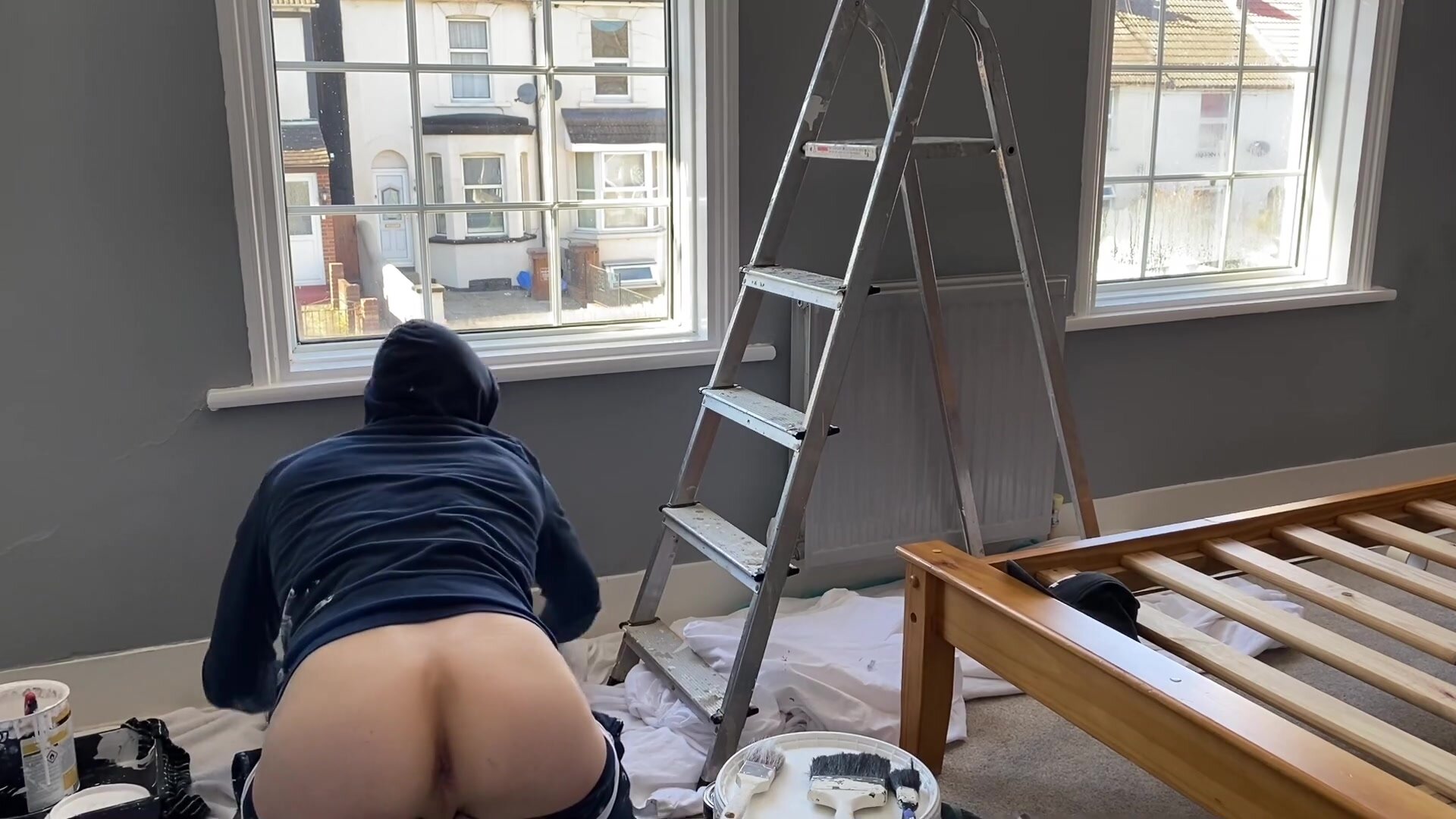 PAINTER AND DECORATOR SHOOTS A LOAD WHILE OUT ON A JOB