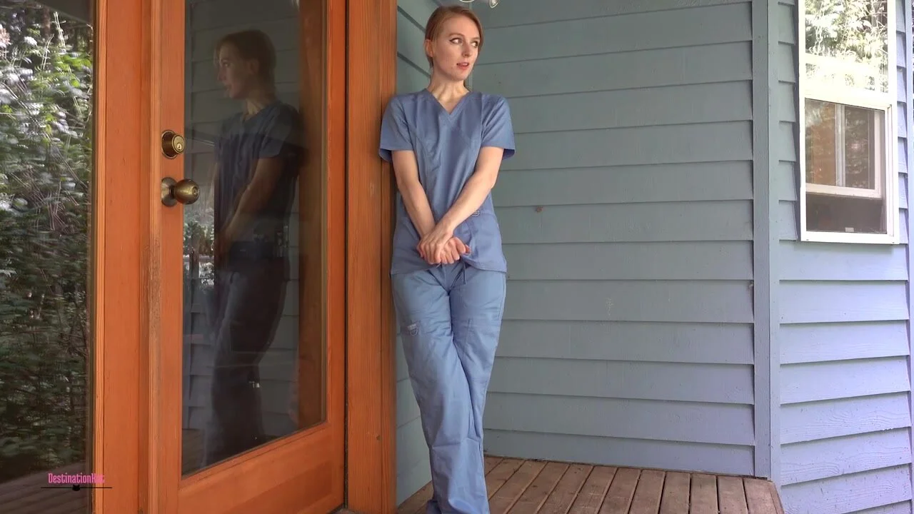 Video: Nurse Pee Desperation and Wetting in Scrub - ThisVid.com