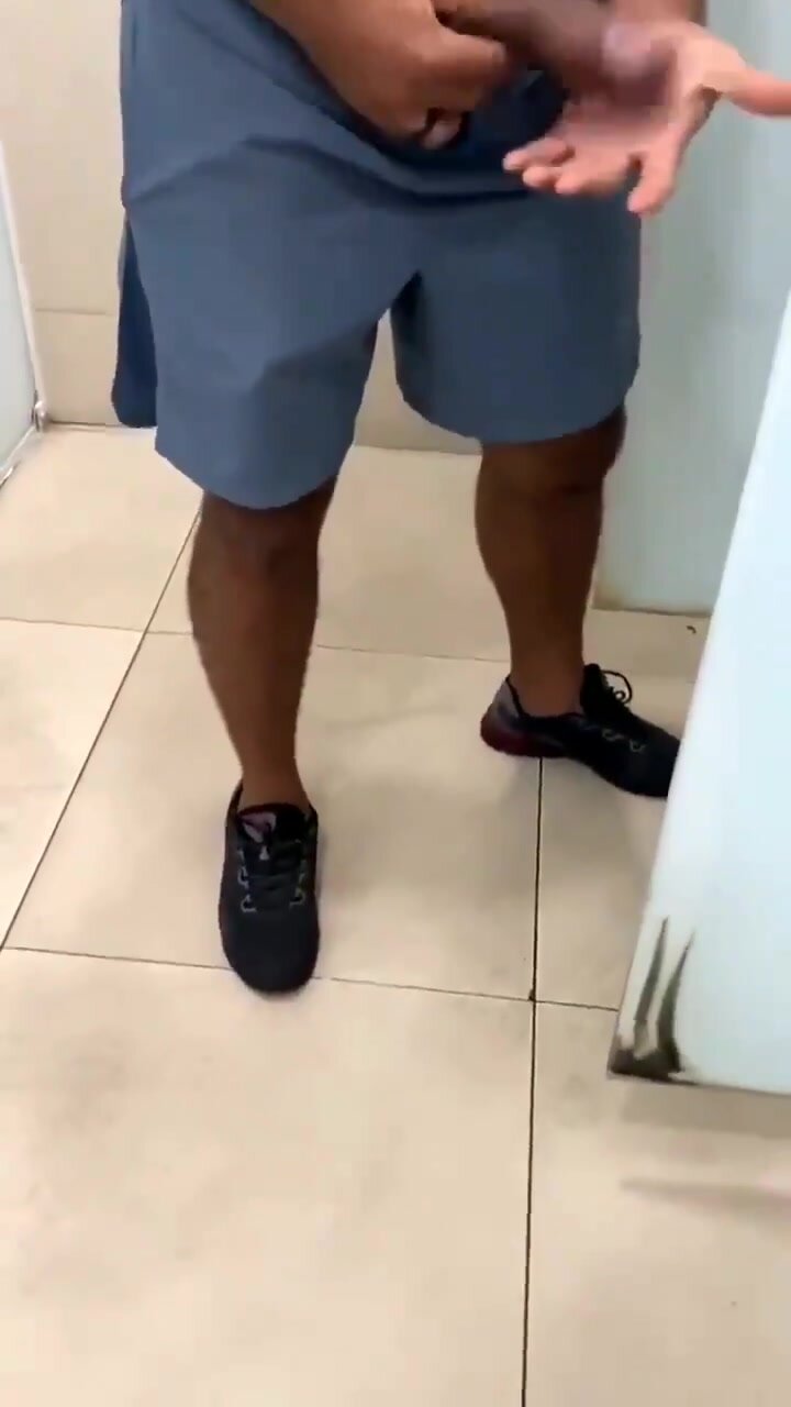 They offer me a cock in the bathrooms of the plant.