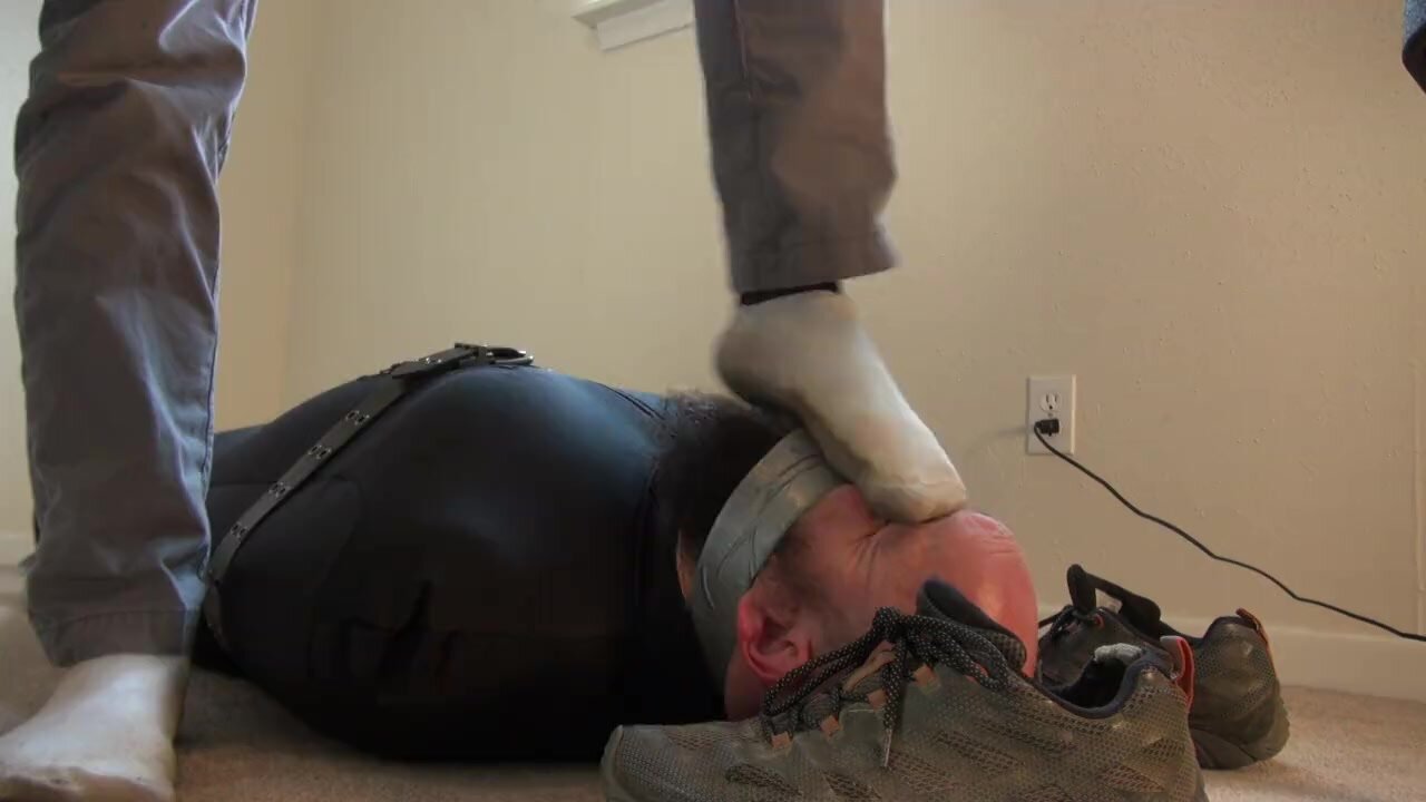 Foot Worship Academy - Gay Socks Sniffing
