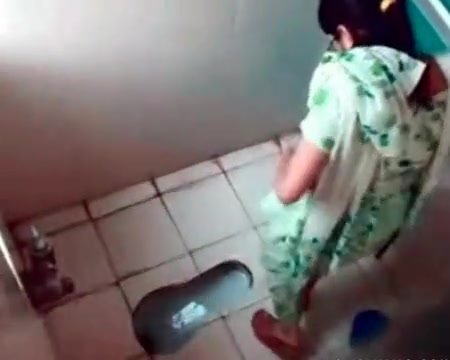 indian girls pissing in voyeur bathroom