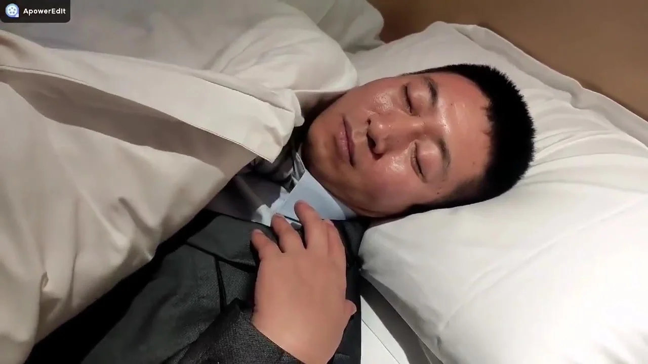 Chinese male sleep2 - ThisVid.com em inglês