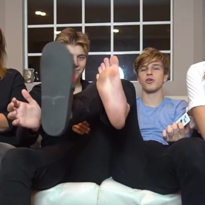 Youtuber feet