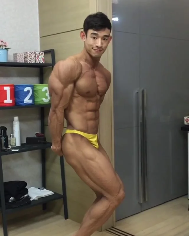 Asian Muscle Man - Asian muscle - video 5 - ThisVid.com