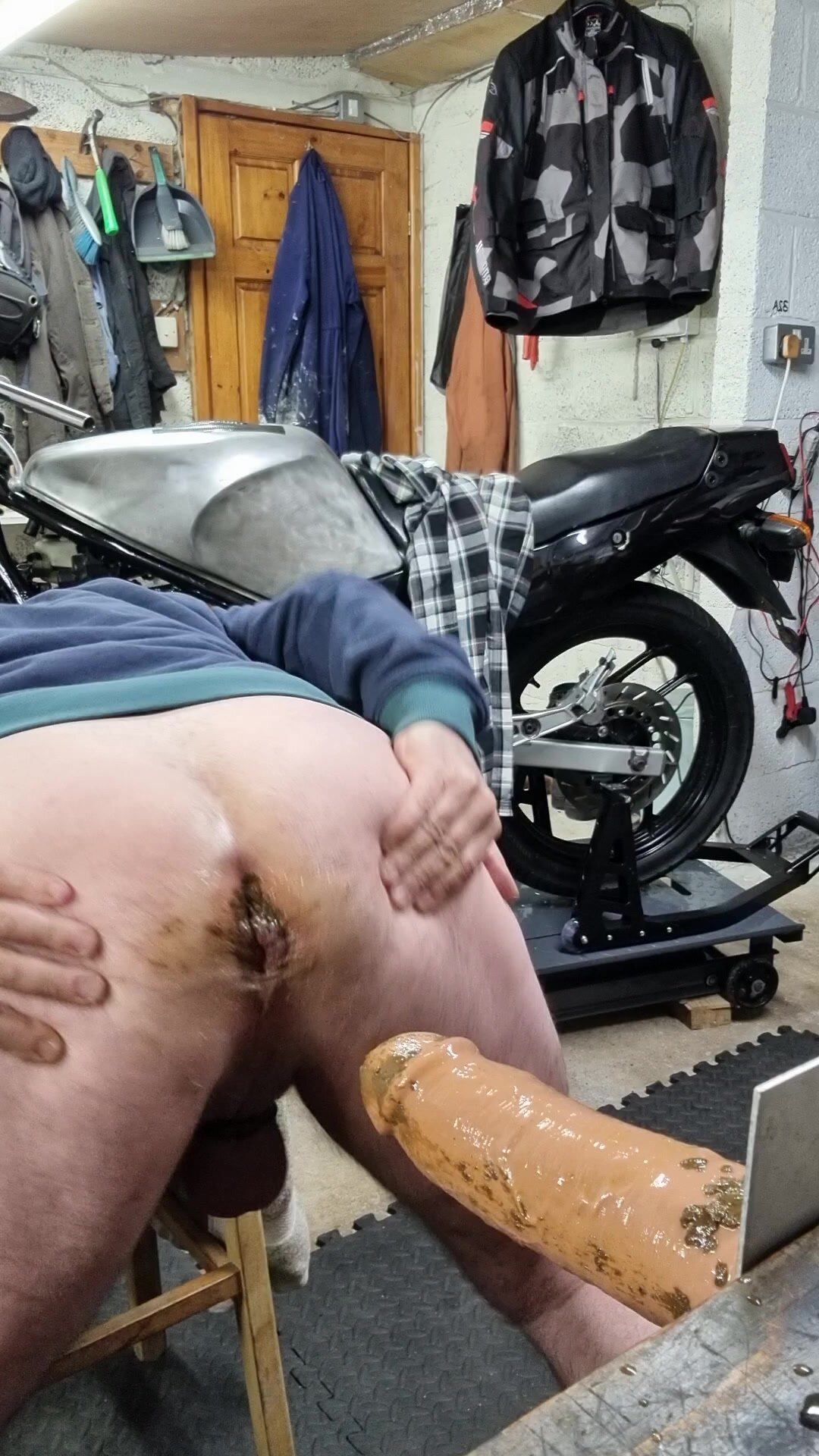 SHIT DICKIN