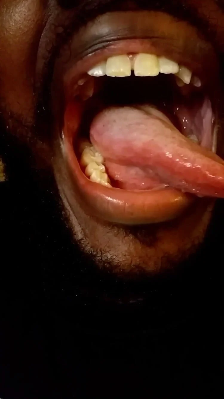 Video: Sexy Black Man Mouth Tour (3) - ThisVid.com