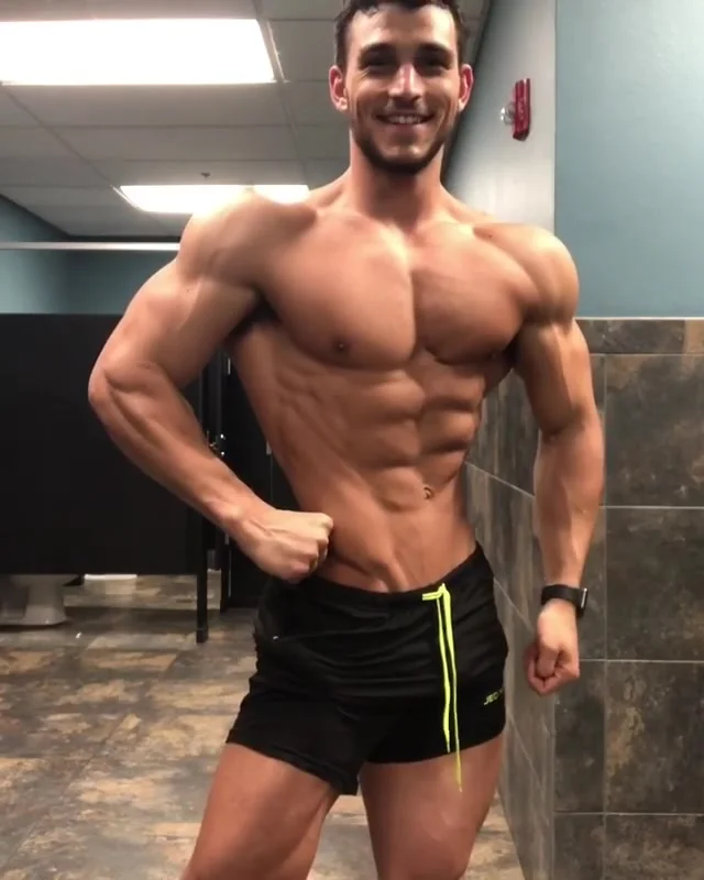 Bodybuilder Man Porn Wap - Hot bodybuilder flex - ThisVid.com