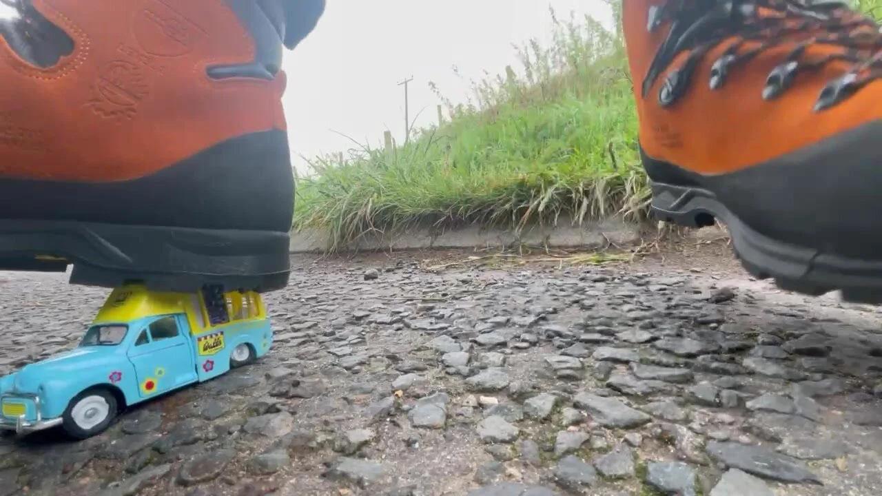 Hiax Boots destroy toy car - ThisVid.com