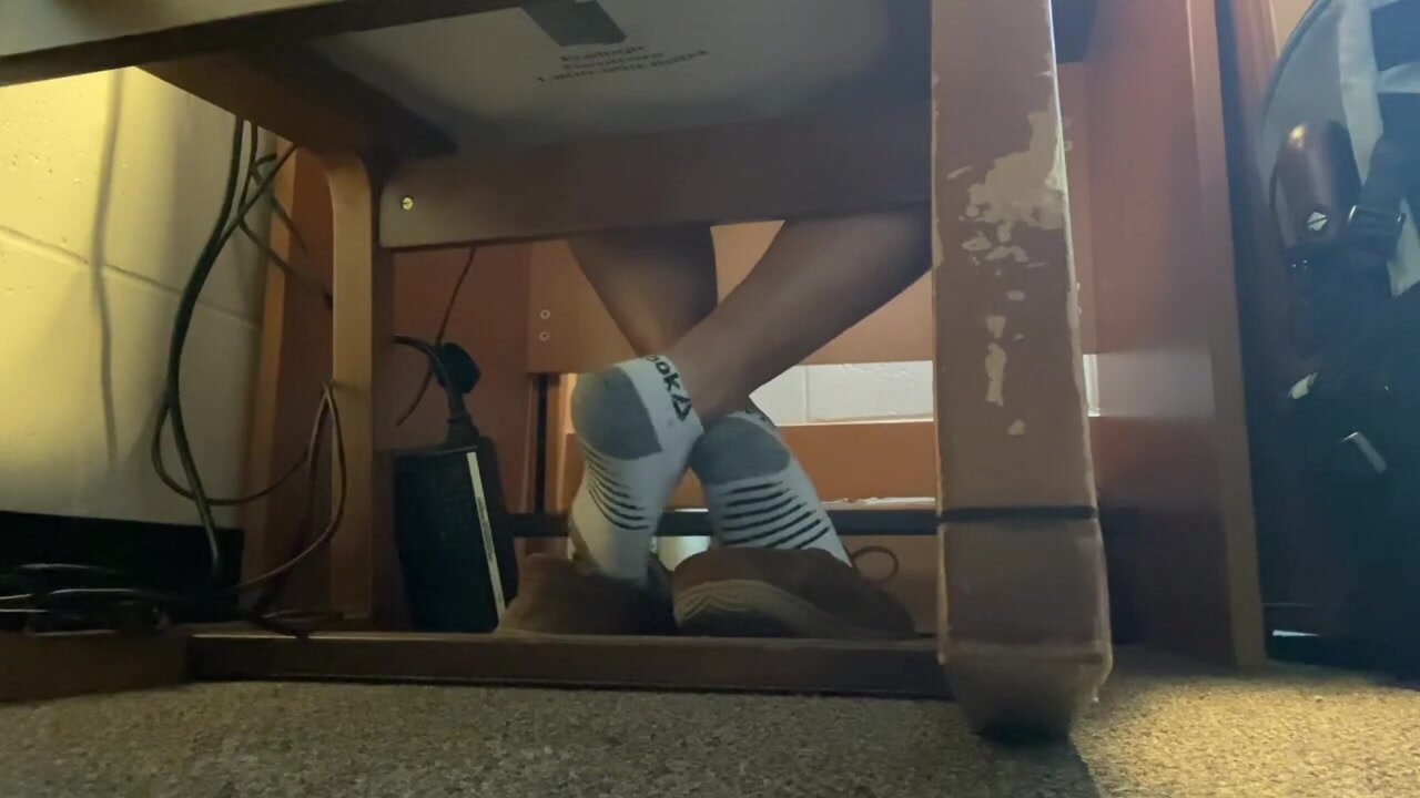 Sexy Twinks Shoeplay Under Desk