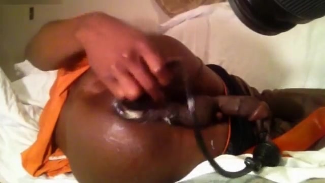 Black guy loves playing whit his asshole