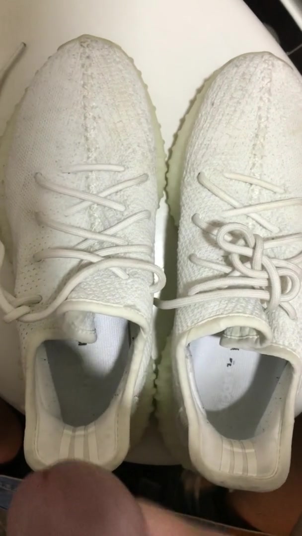 Yeezy cream white