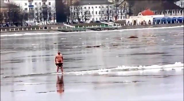 Russian swimmer bear pull pants down and shows penis