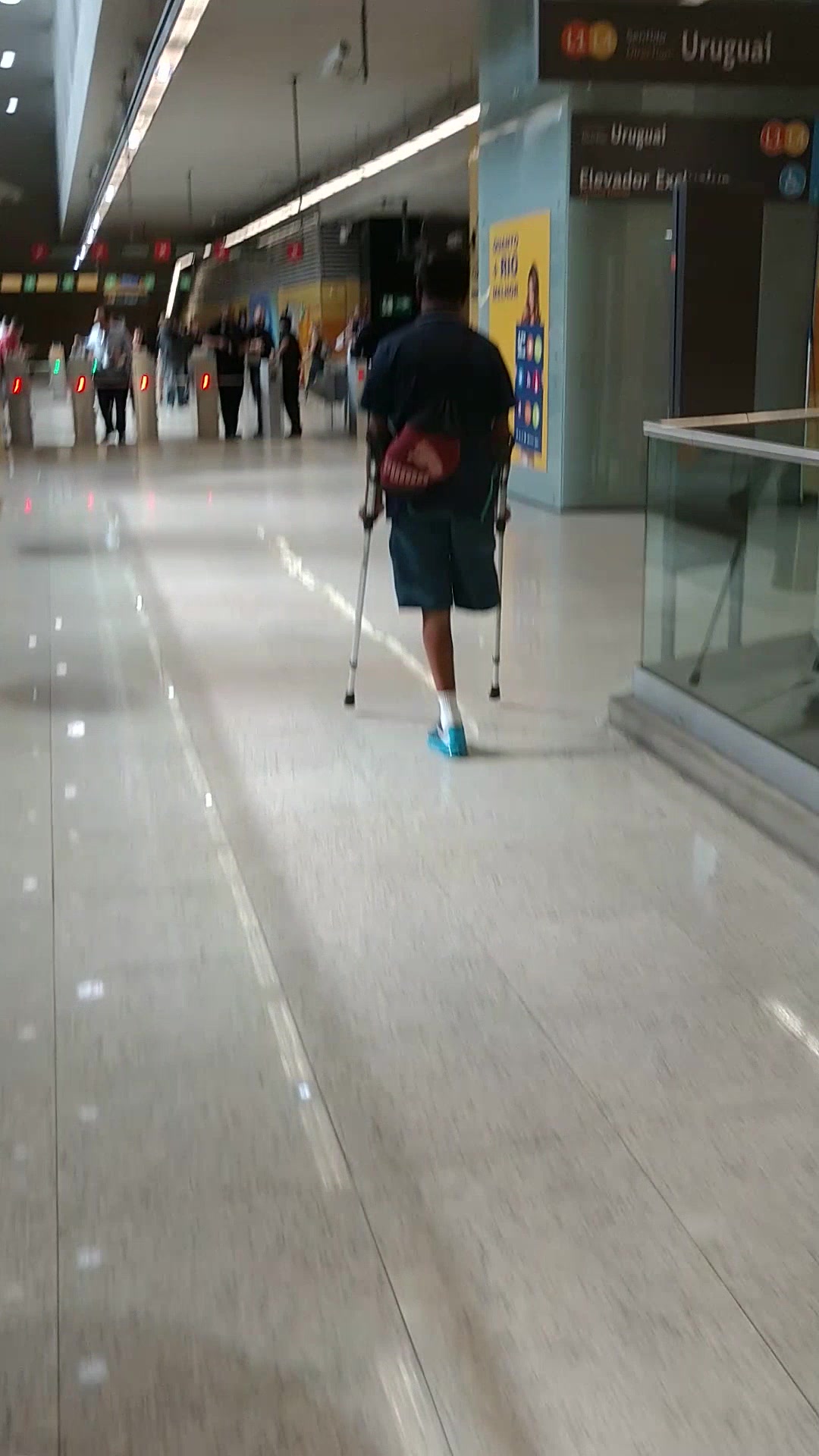 Amputee man - video 3