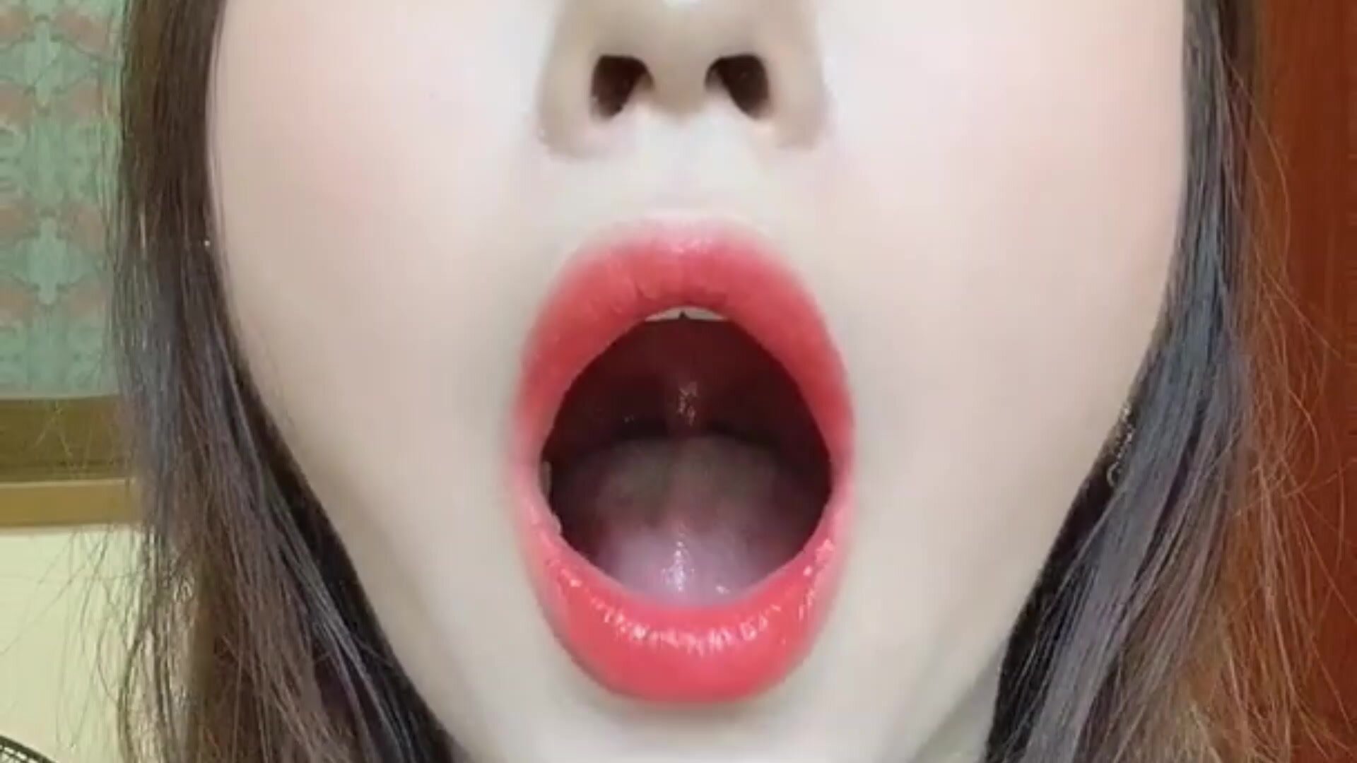 Beautiful china girl mouth - video 2